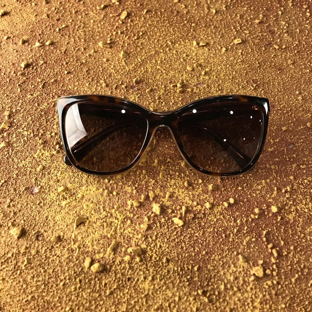 Dolce & Gabbana Tortoise Shell Print Sunglasses S… - image 3